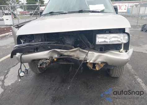 2002 Chevrolet S-10 Ls из США, поврежденный, VIN 1GCCS19W528255221